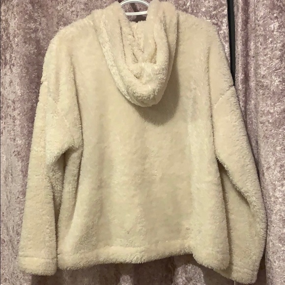 Fluffy white hoodie - Picture 2 of 3